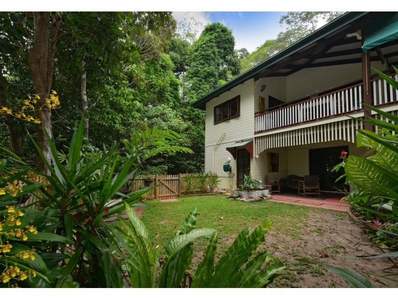 4 Cycas Close, Kamerunga QLD 4870