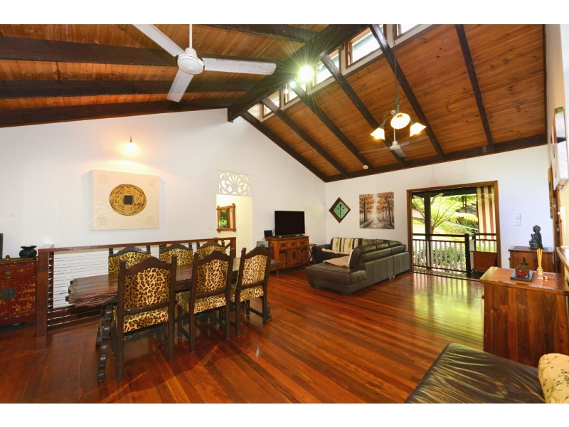 4 Cycas Close, Kamerunga QLD 4870