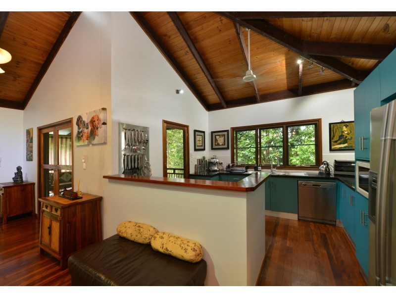 4 Cycas Close, Kamerunga QLD 4870