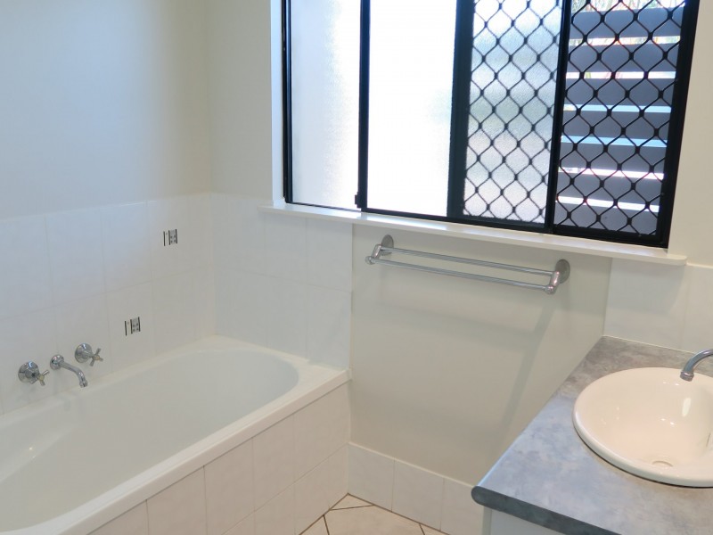 2 Venice Close, Kewarra Beach QLD 4879