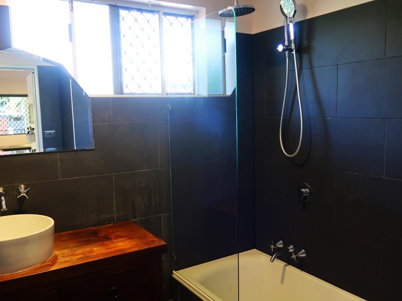 14-16 Leon Close, Brinsmead QLD 4870