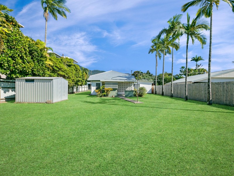 8 Olive Street, Manoora QLD 4870