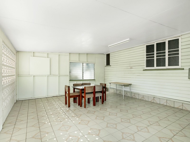 8 Olive Street, Manoora QLD 4870