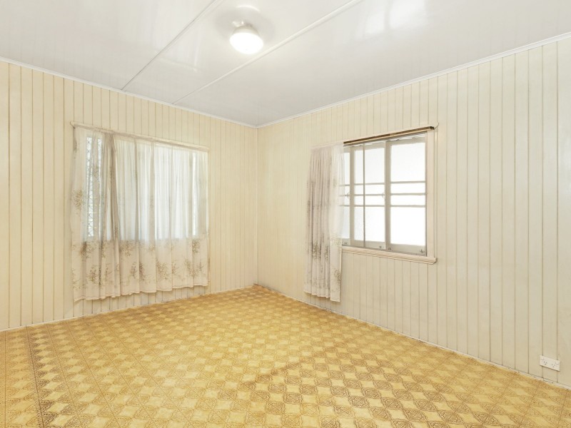 8 Olive Street, Manoora QLD 4870