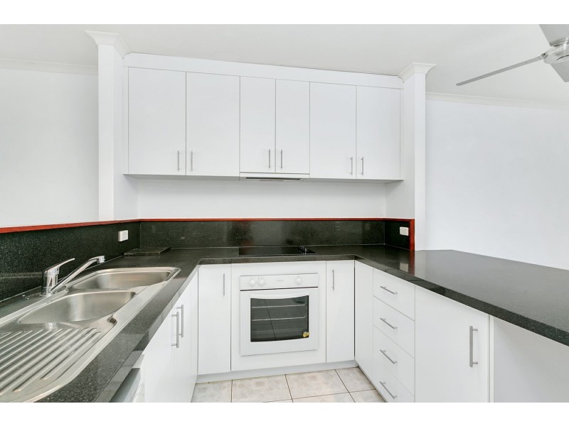 2/249 Pease Street, Edge Hill QLD 4870