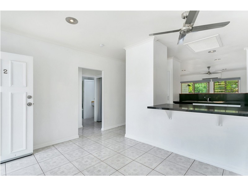 2/249 Pease Street, Edge Hill QLD 4870