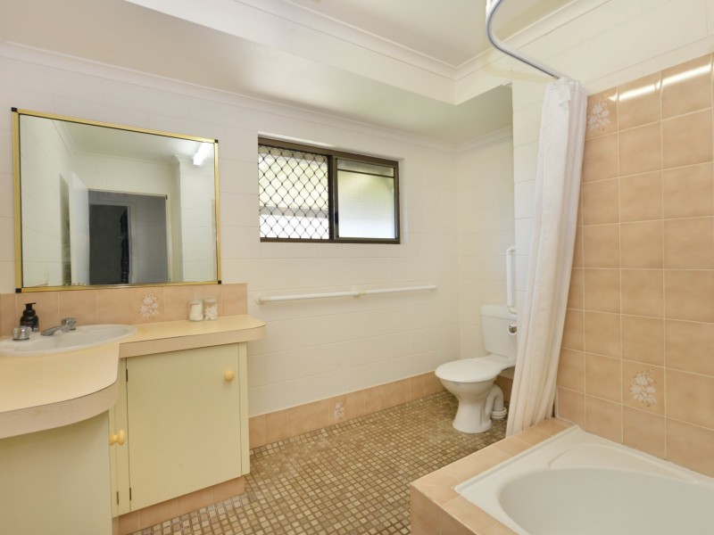 3 Redwood Street, Whitfield QLD 4870