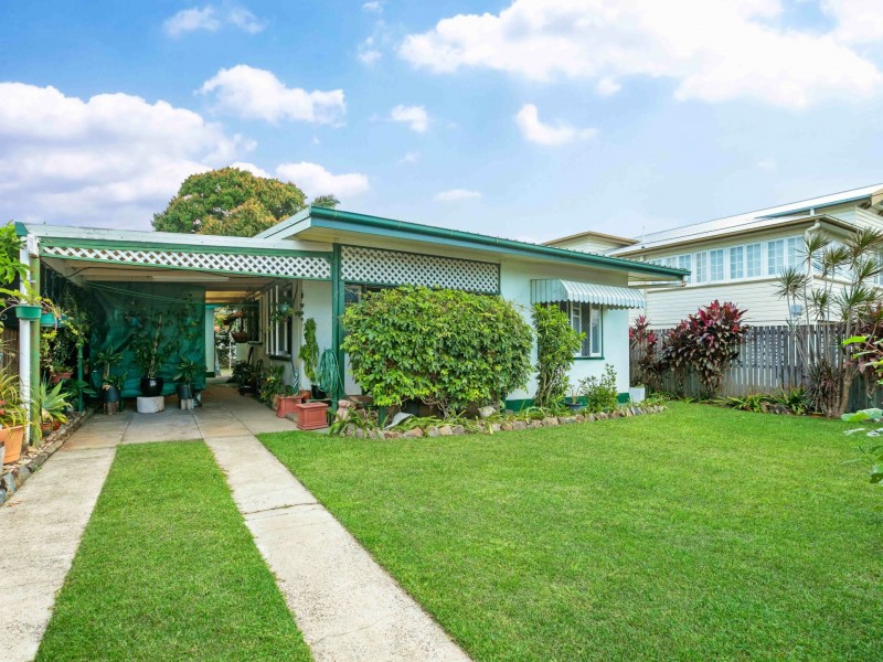 27 Edgar Street, Bungalow QLD 4870
