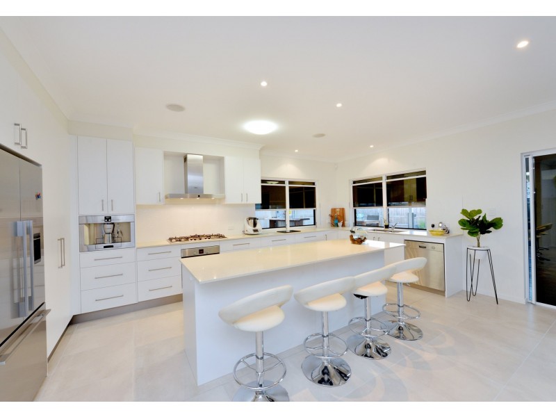 2 Selwyn Circuit, Trinity Park QLD 4879