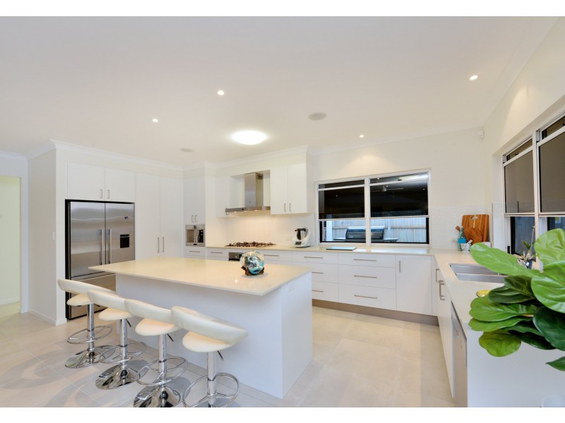 2 Selwyn Circuit, Trinity Park QLD 4879