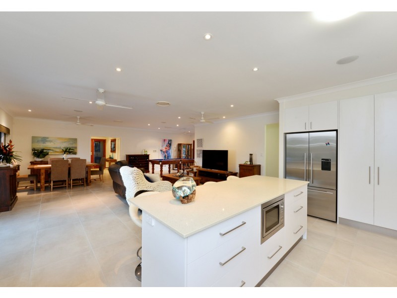 2 Selwyn Circuit, Trinity Park QLD 4879