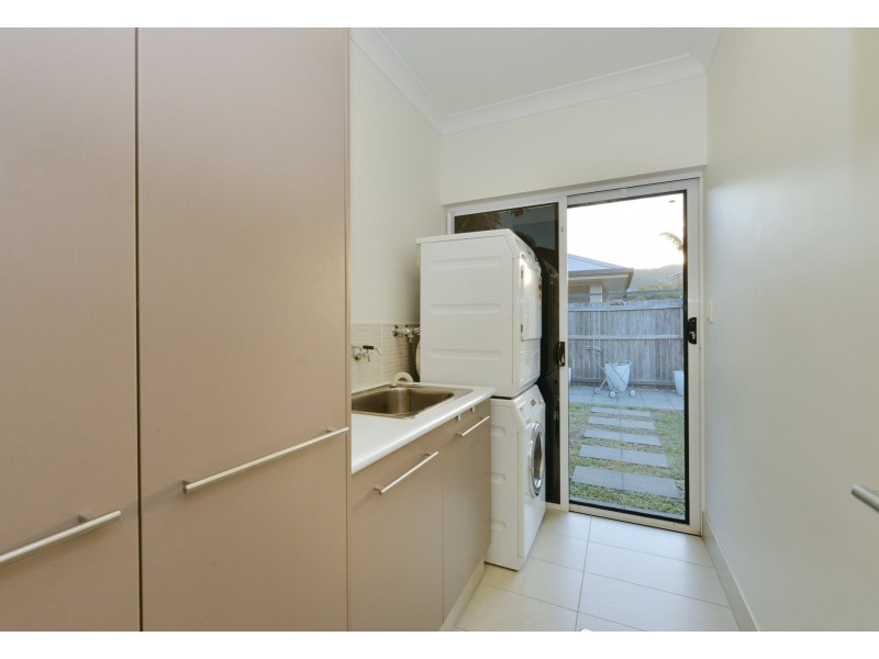 2 Selwyn Circuit, Trinity Park QLD 4879