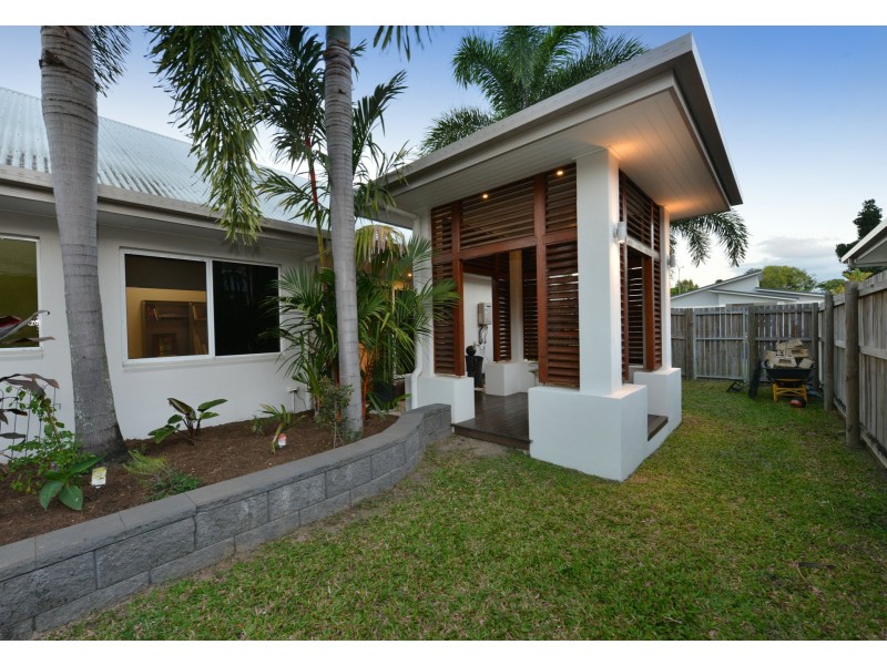 2 Selwyn Circuit, Trinity Park QLD 4879