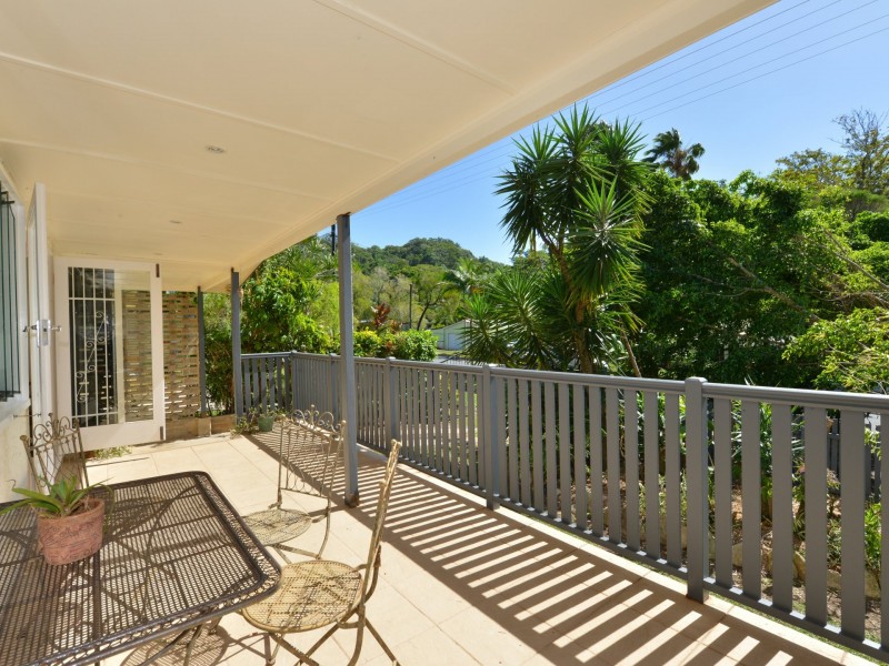 33 Hodel Street, Whitfield QLD 4870