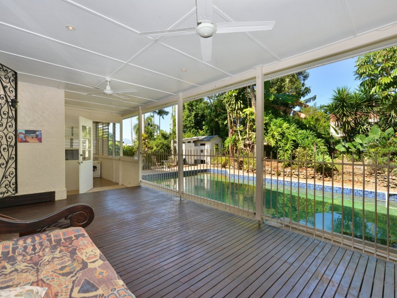 33 Hodel Street, Whitfield QLD 4870