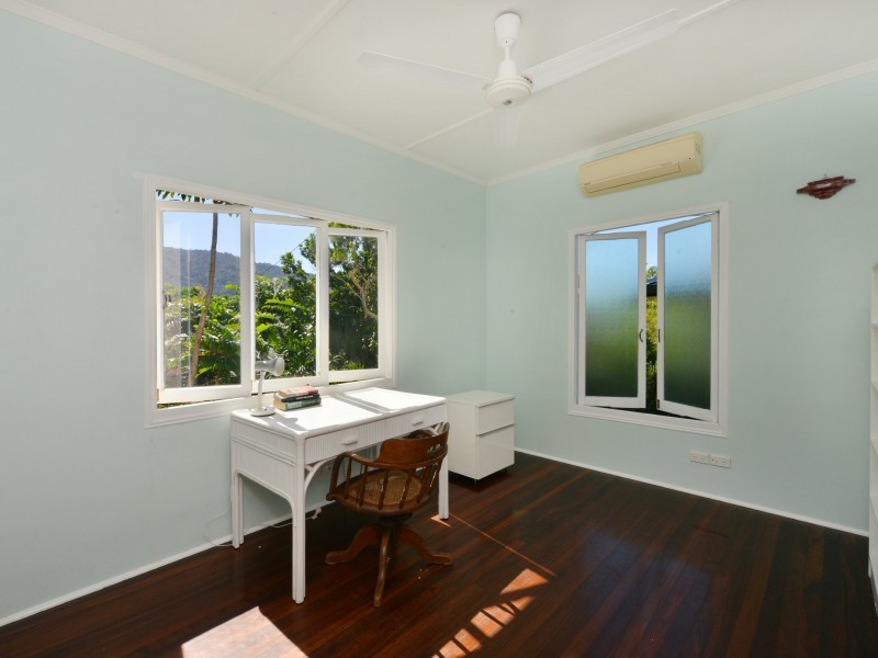 33 Hodel Street, Whitfield QLD 4870