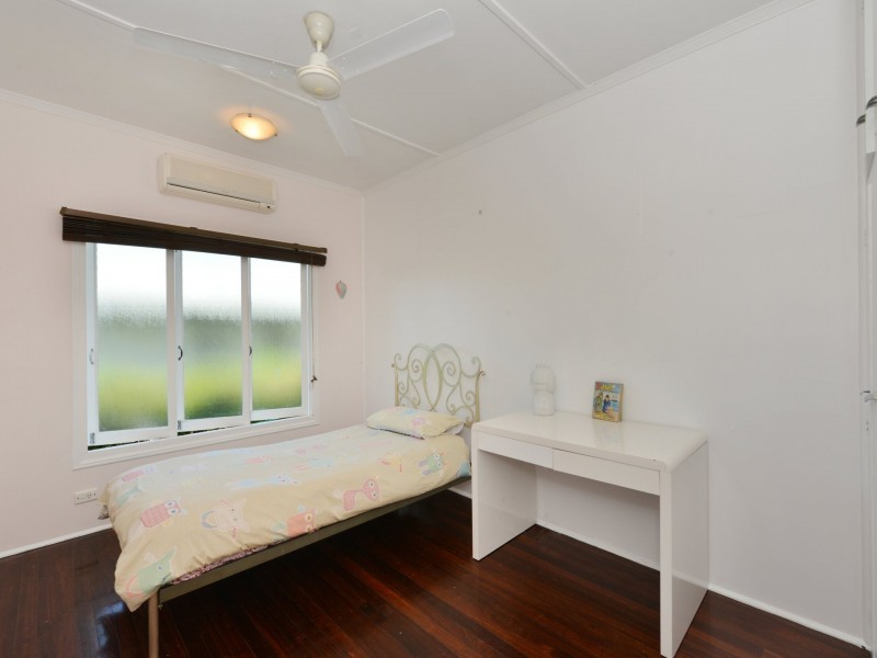 33 Hodel Street, Whitfield QLD 4870