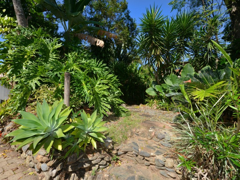 33 Hodel Street, Whitfield QLD 4870