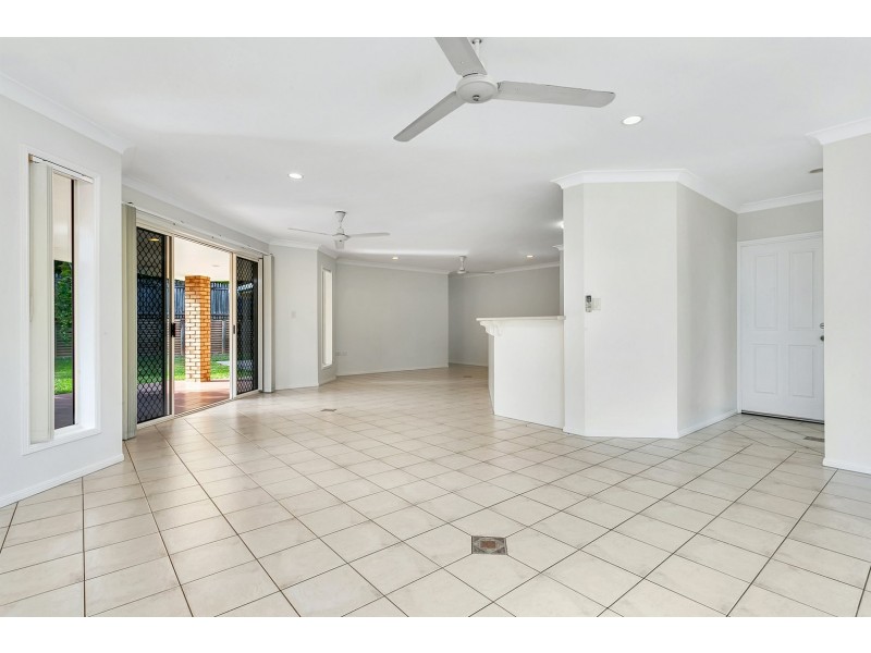 4 St Albans Close, Brinsmead QLD 4870