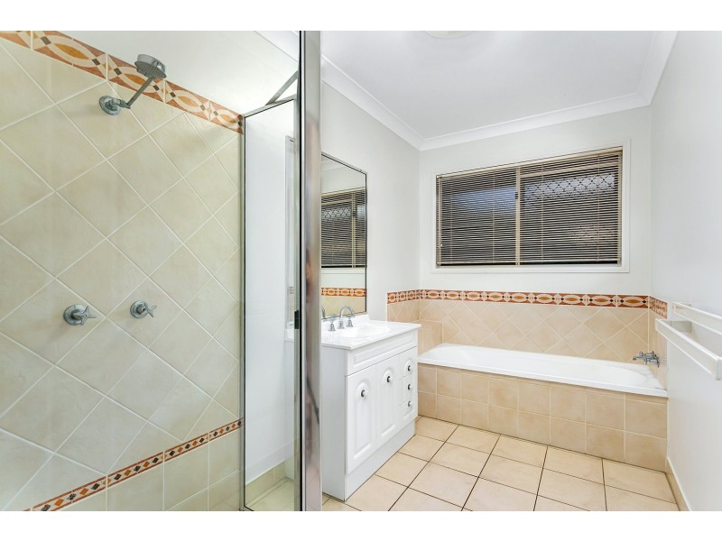 4 St Albans Close, Brinsmead QLD 4870