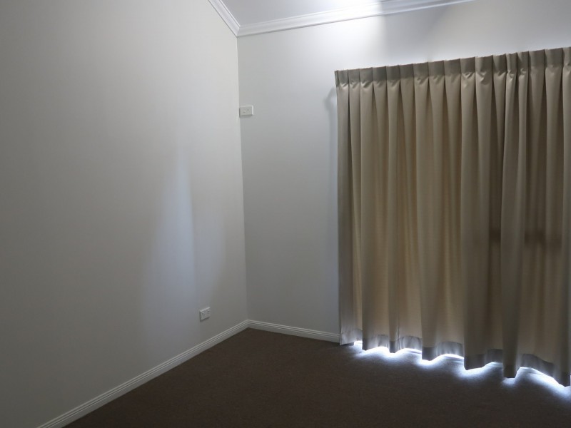 2/426 McCoombe Street, Mooroobool QLD 4870