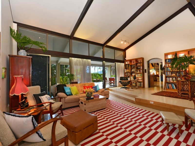 9 Panoramic Place, Whitfield QLD 4870