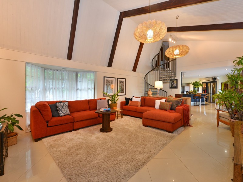 9 Panoramic Place, Whitfield QLD 4870