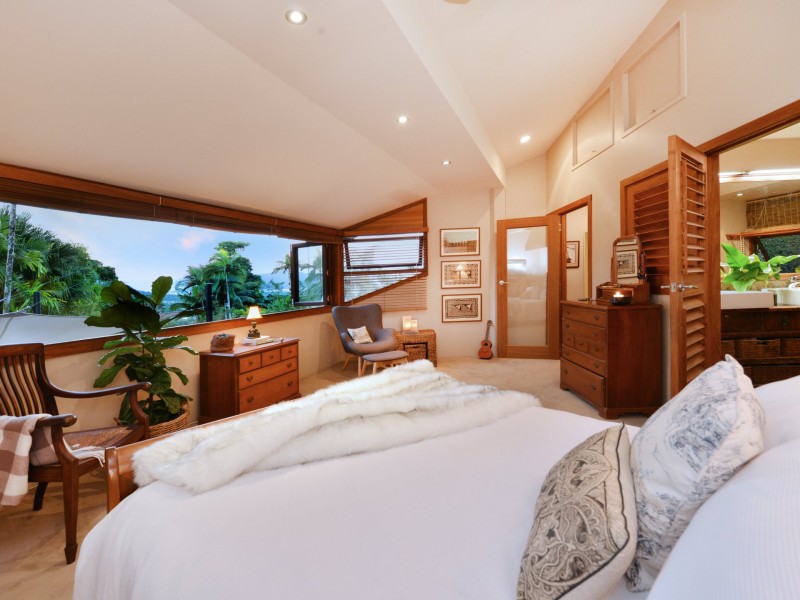 9 Panoramic Place, Whitfield QLD 4870