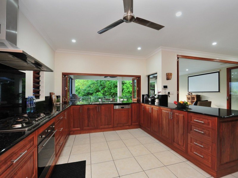 31 Gloucester Street, Whitfield QLD 4870