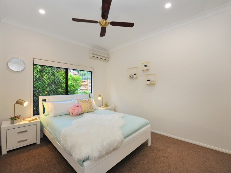 31 Gloucester Street, Whitfield QLD 4870