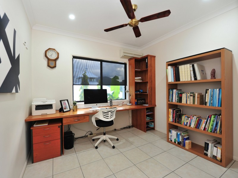 31 Gloucester Street, Whitfield QLD 4870