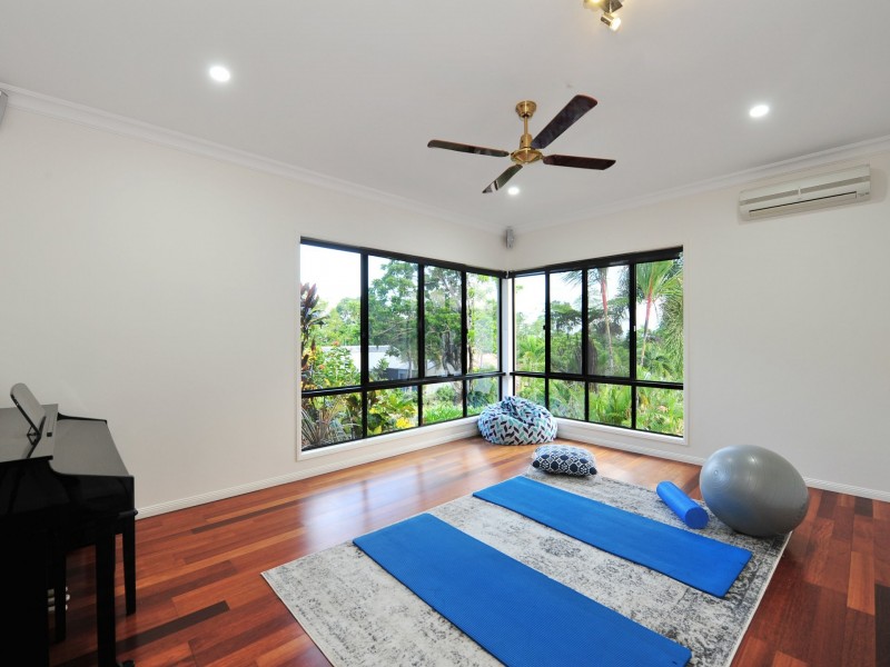 31 Gloucester Street, Whitfield QLD 4870