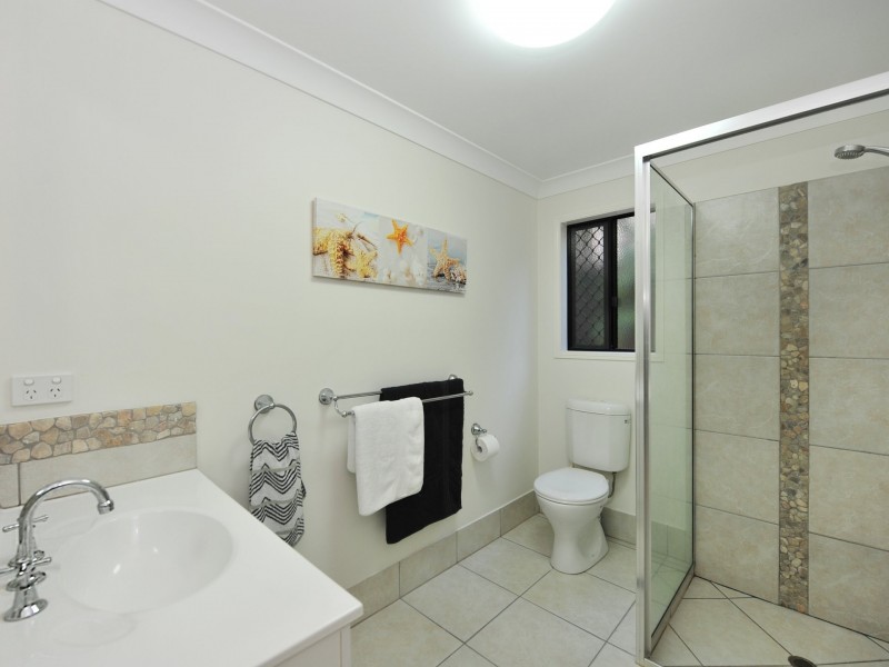 31 Gloucester Street, Whitfield QLD 4870