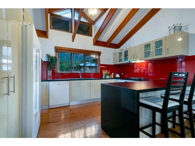 168 Harvey Road, Redlynch QLD 4870