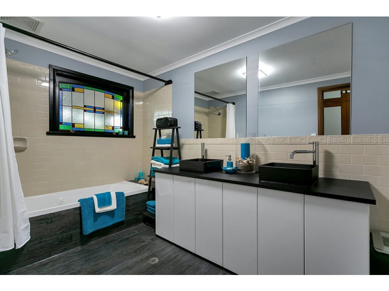 168 Harvey Road, Redlynch QLD 4870