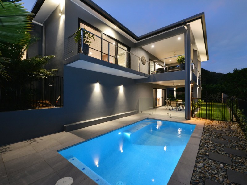 6 Moule Drive, Whitfield QLD 4870