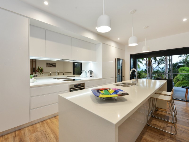 6 Moule Drive, Whitfield QLD 4870