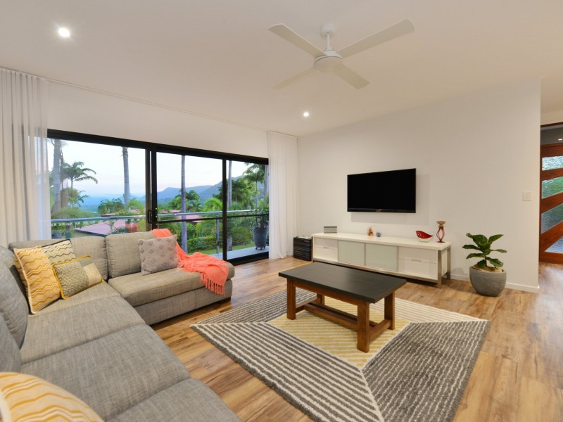 6 Moule Drive, Whitfield QLD 4870