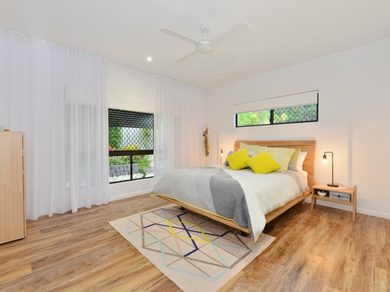 6 Moule Drive, Whitfield QLD 4870