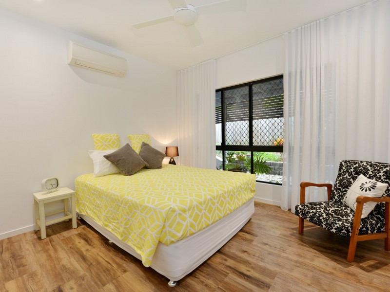 6 Moule Drive, Whitfield QLD 4870