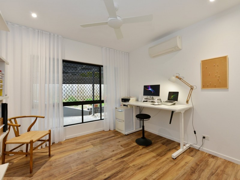 6 Moule Drive, Whitfield QLD 4870