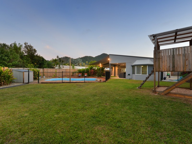 15 Satinash Close, Redlynch QLD 4870