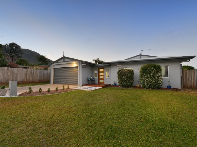 15 Satinash Close, Redlynch QLD 4870