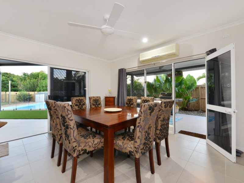 15 Satinash Close, Redlynch QLD 4870