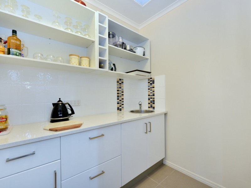 15 Satinash Close, Redlynch QLD 4870
