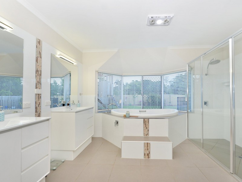 15 Satinash Close, Redlynch QLD 4870