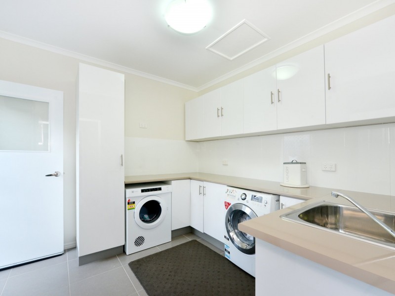 15 Satinash Close, Redlynch QLD 4870