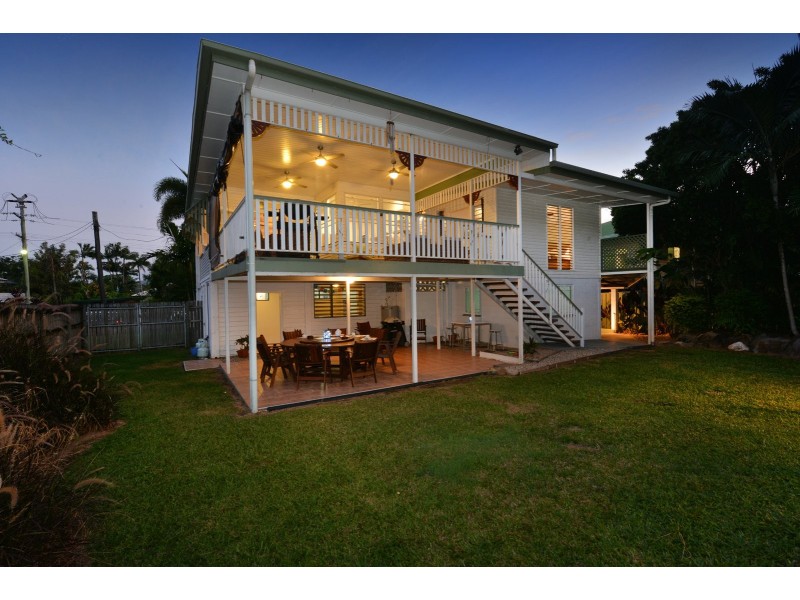 232 Woodward Street, Whitfield QLD 4870