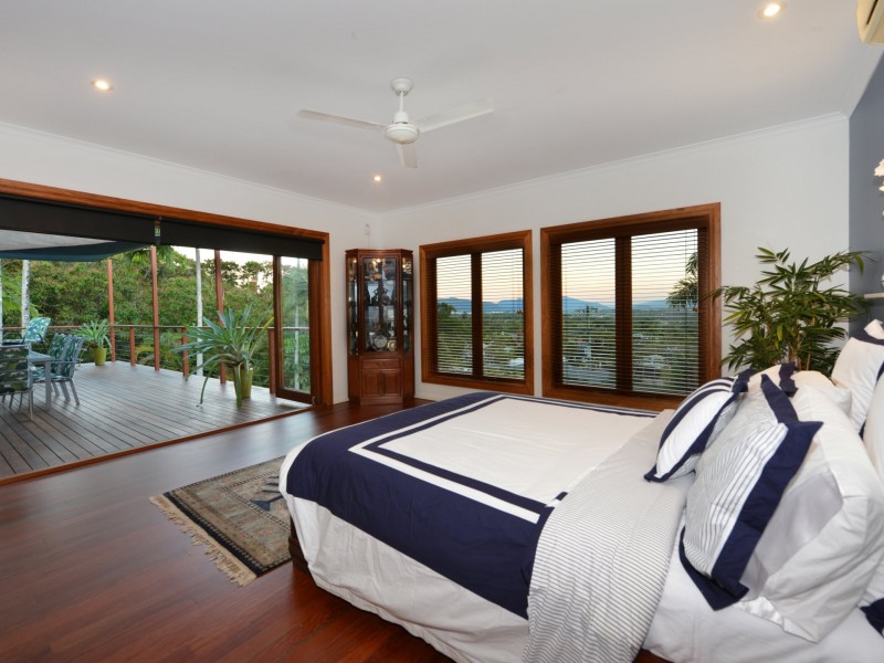 6 Price Close, Edge Hill QLD 4870