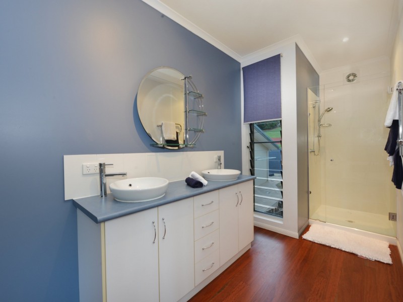 6 Price Close, Edge Hill QLD 4870